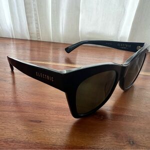 Electric Capri Sunglasses